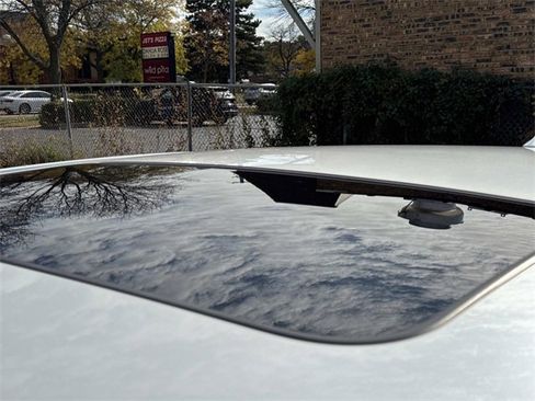 Used 2015 Lexus RX 450h FWD image 11