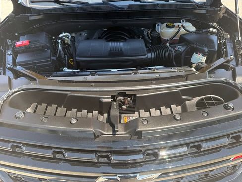 Used 2023 Chevrolet Tahoe Z71 w/ Z71 Off-Road Package AWD/4WD image 33