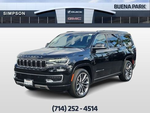 Used 2024 Jeep Wagoneer Series III w/ Premium Group I AWD/4WD image 4