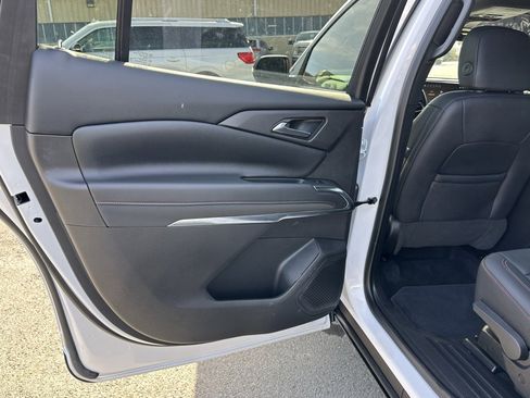 Used 2025 Chevrolet Traverse Z71 w/ Driver Confidence Package image 23