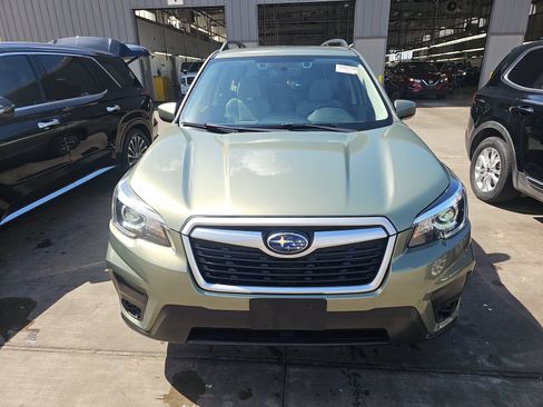 Used 2020 Subaru Forester Premium AWD/4WD image 2