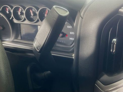 Used 2022 Chevrolet Silverado 2500 Custom w/ Custom Convenience Package AWD/4WD image 17