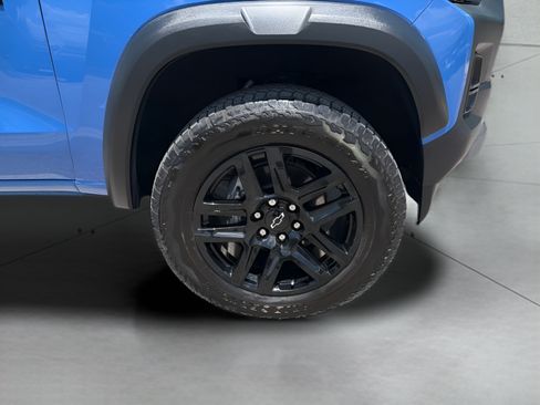 Used 2025 Chevrolet Colorado Trail Boss w/ Midnight Edition AWD/4WD image 21