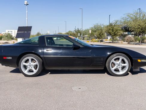 Used 1993 Chevrolet Corvette Coupe image 9