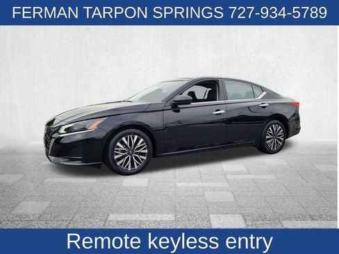 Used 2024 Nissan Altima 2.5 SV image 6