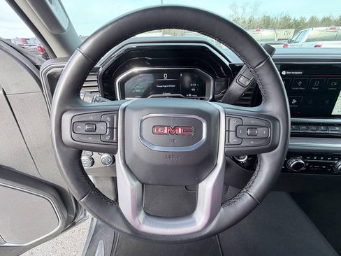 Used 2025 GMC Sierra 1500 SLT image 14