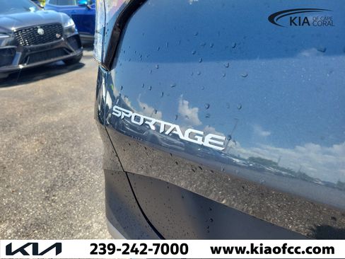 Certified 2025 Kia Sportage EX FWD image 11