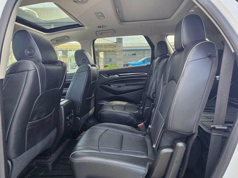 Used 2019 Buick Enclave Avenir w/ Avenir Technology Package AWD/4WD image 17
