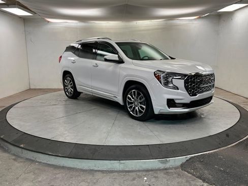Used 2022 GMC Terrain Denali w/ LPO, Floor Liner Package image 7