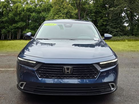 Used 2025 Honda Accord Touring image 8