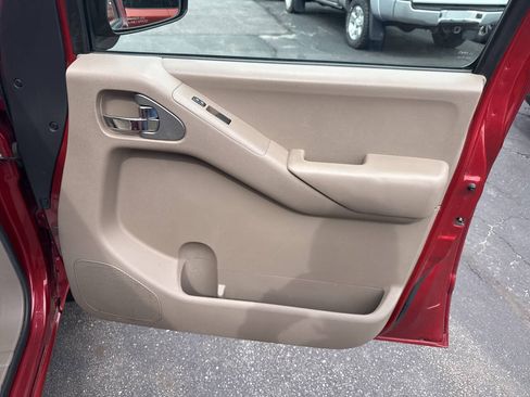 Used 2014 Nissan Frontier SV w/ SV Value Truck Package AWD/4WD image 25