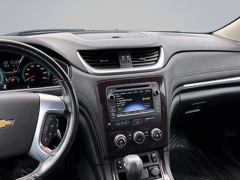 Used 2017 Chevrolet Traverse LT w/ Style and Technology Package AWD/4WD image 7