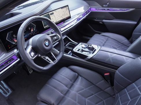 Certified 2023 BMW 760i xDrive AWD/4WD image 6