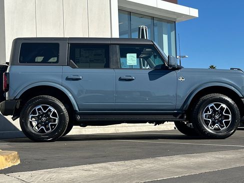 New 2025 Ford Bronco Outer Banks image 2