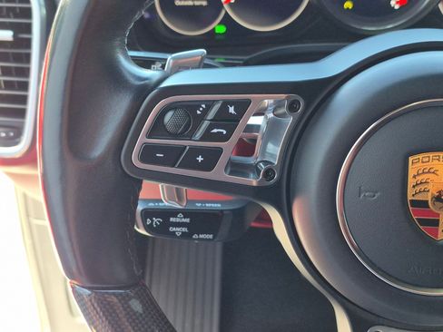 Used 2019 Porsche Cayenne Turbo AWD/4WD image 17
