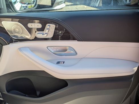 Used 2026 Mercedes-Benz GLS 580 4MATIC image 41