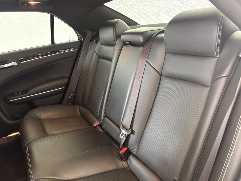 Used 2023 Chrysler 300 S w/ Comfort Group RWD image 31