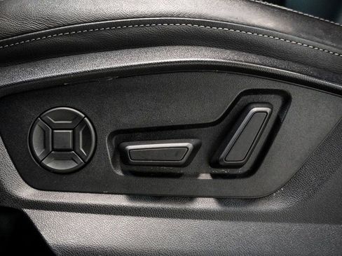 Used 2023 Audi Q8 Prestige w/ Prestige Package image 7