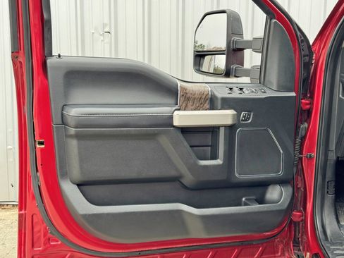 Used 2019 Ford F250 Lariat image 37