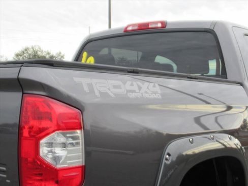 Used 2019 Toyota Tundra Limited image 12