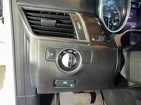 Used 2014 Mercedes-Benz GL 450 4MATIC image 38