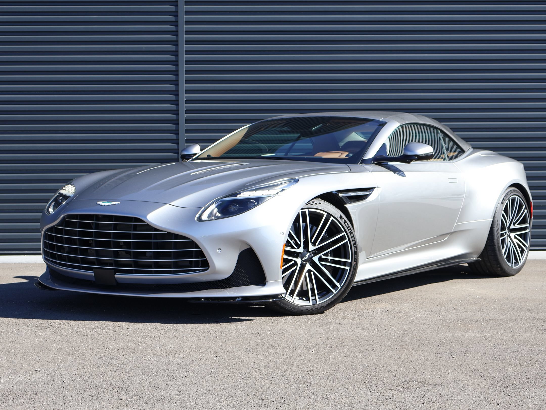 Used 2024 Aston Martin DB12 Convertible RWD image 1