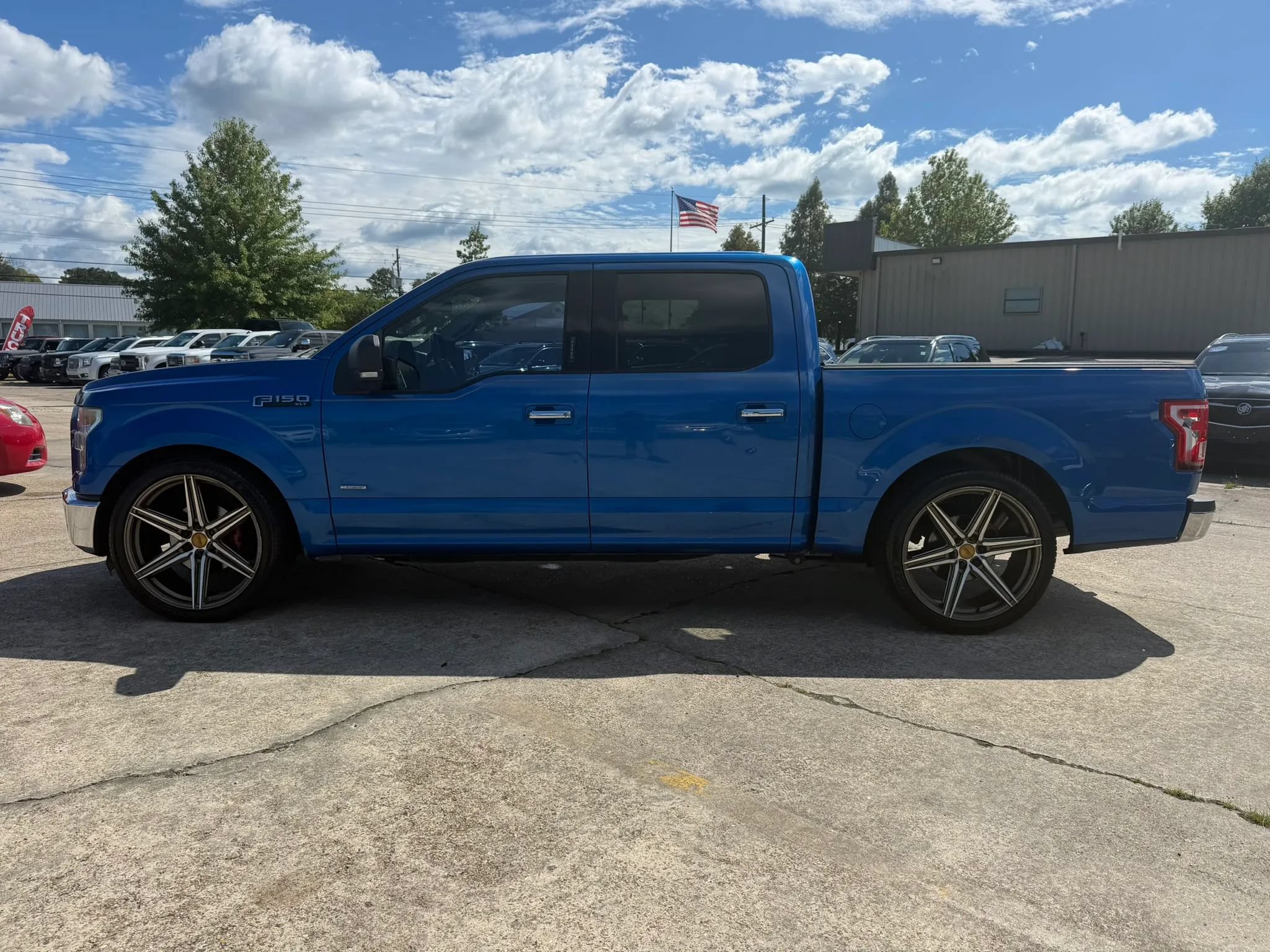 Used 2015 Ford F150 XLT w/ Equipment Group 302A Luxury RWD image 2