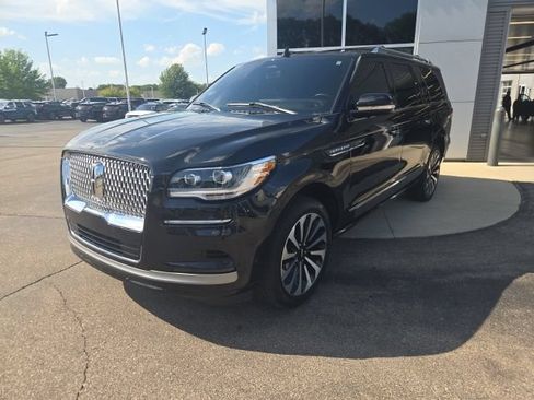 Certified 2023 Lincoln Navigator L Reserve AWD/4WD image 11