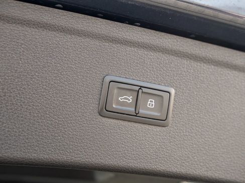 Used 2018 Audi Q5 2.0T Premium Plus image 11