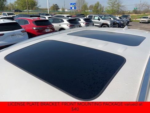 Used 2019 Buick Enclave Essence FWD image 9