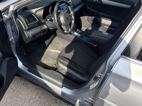 Used 2019 Subaru Outback 2.5i Premium AWD/4WD image 3