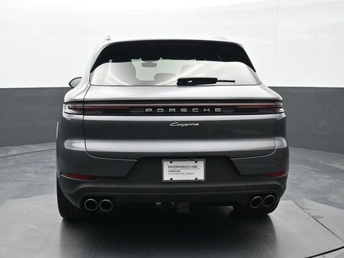 Certified 2025 Porsche Cayenne image 22
