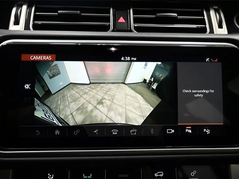 Used 2020 Land Rover Range Rover HSE AWD/4WD image 28