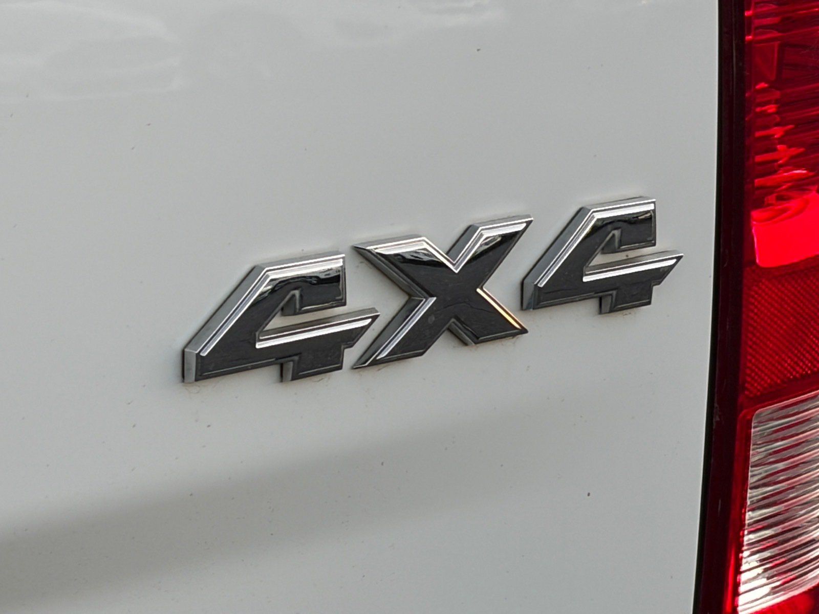 Used 2022 RAM 1500 Classic SLT w/ Electronics Group AWD/4WD image 9