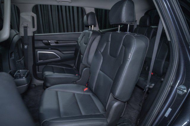 Used 2025 Kia Telluride S AWD/4WD image 12