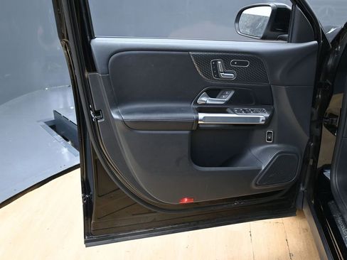 Used 2024 Mercedes-Benz GLB 250 image 45