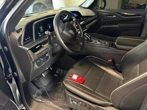 Used 2023 Cadillac Escalade ESV Sport w/ LPO, ONYX Package AWD/4WD image 4
