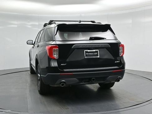 Certified 2023 Ford Explorer XLT w/ Equipment Group 202A image 32
