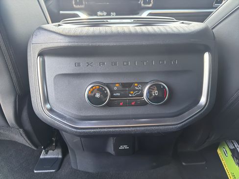 Used 2025 Ford Expedition Tremor AWD/4WD image 45