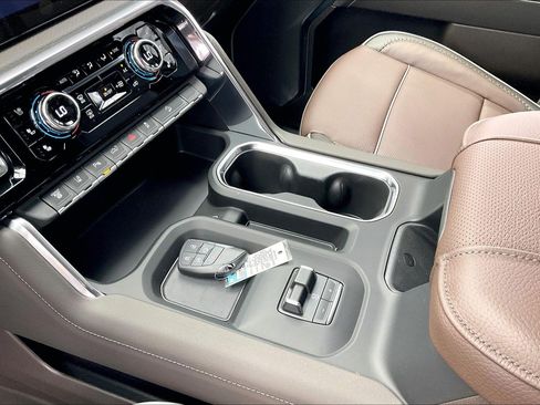 New 2026 GMC Sierra 2500 Denali w/ Denali Reserve Package image 8