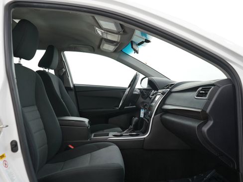 Used 2017 Toyota Camry LE FWD image 11