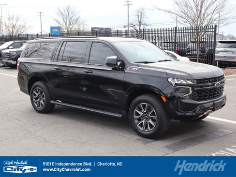 Certified 2023 Chevrolet Suburban Z71 w/ Luxury Package image 1