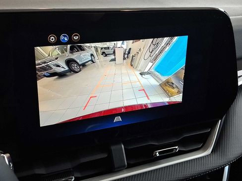 Used 2026 Chevrolet Equinox LT AWD/4WD image 18