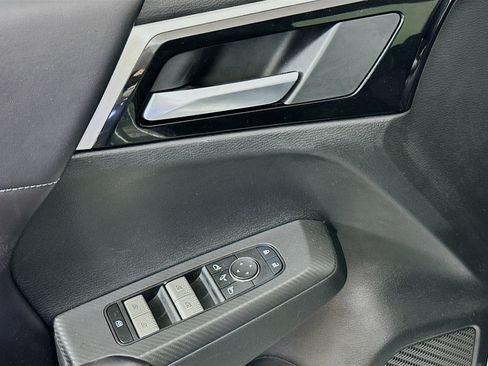 Used 2024 Mitsubishi Outlander SE AWD/4WD image 15