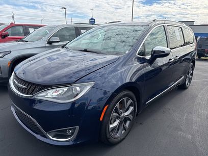 Used 2017 Chrysler Pacifica Limited w/ UConnect Theater Package