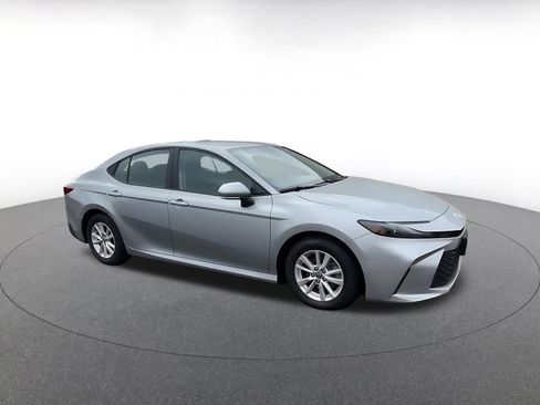 Used 2025 Toyota Camry LE image 2