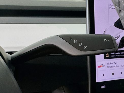 Used 2022 Tesla Model Y Performance image 24