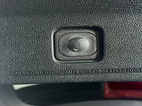 Used 2018 Ford Explorer Limited FWD image 31