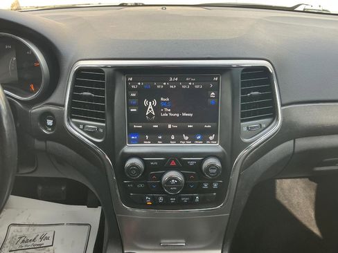 Used 2018 Jeep Grand Cherokee Altitude image 20