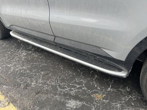 Used 2023 Kia Sorento SX image 3